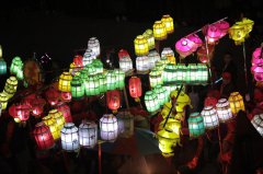 澳门呈龙棋牌网址“火灯节”是当地的一项传统民俗